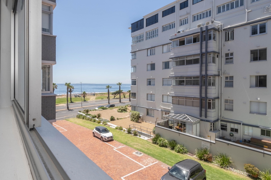 To Let 2 Bedroom Property for Rent in Sea Point Western Cape